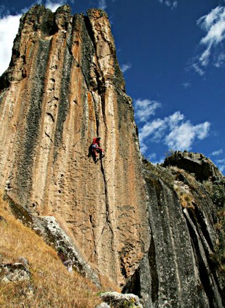 hatun-machay-4200-msnm